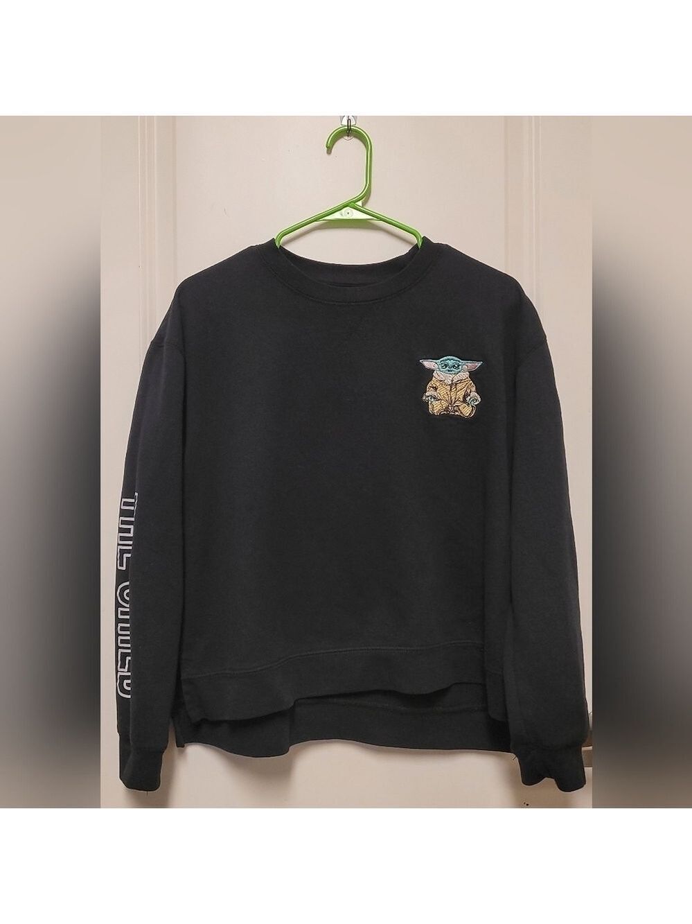 Star Wars Juniors Black Double Layered Crewneck w. Embroidment Sz XL